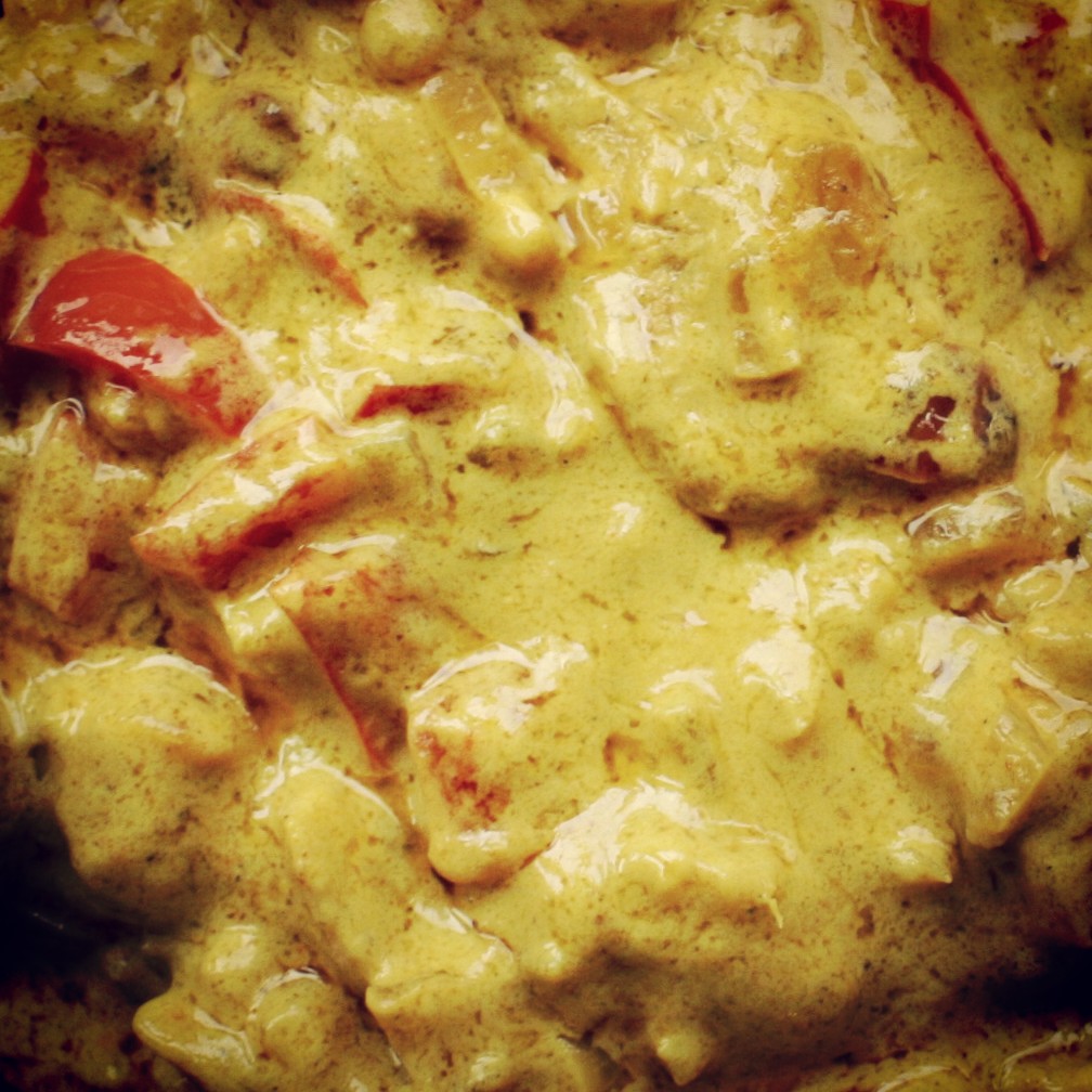 Bezglutenowy kurczak curry z papryką